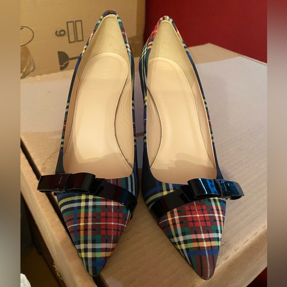 J.Crew plaid fabric pump with patent leather bow across toe. - Picture 3 of 4